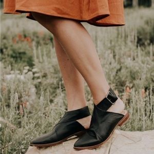 Free People Bryce Wrap Flat